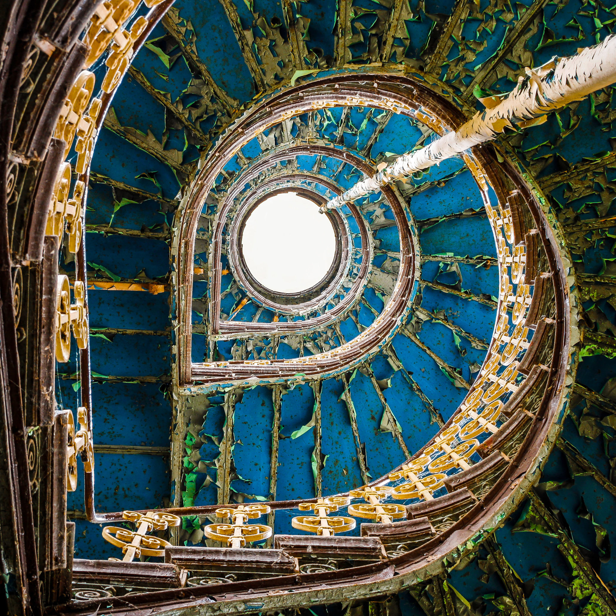 spiral up Lost Places Shop